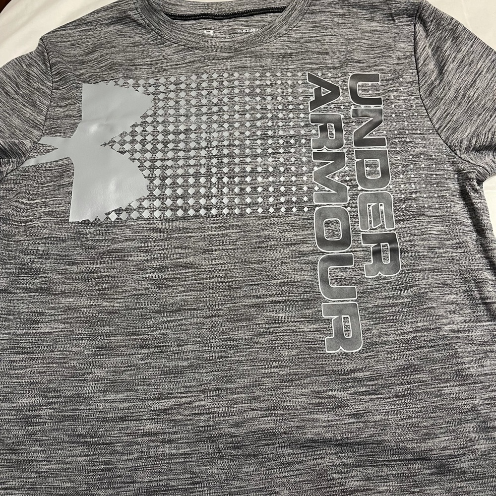Boys UA shirt